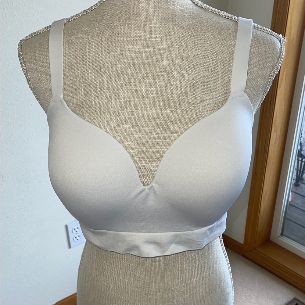 Wireless Everyday T-Shirt Bra in white